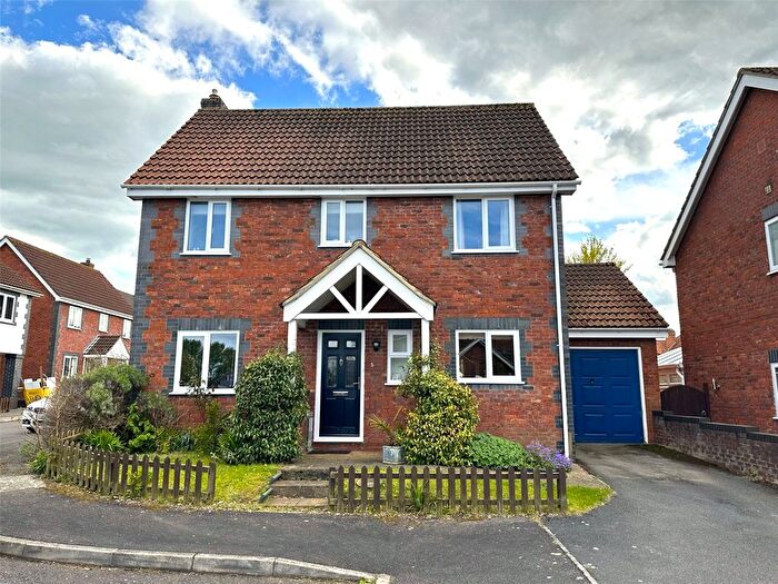 3 Bedroom Detached House To Rent In Harp Chase, Taunton, Somerset, TA1