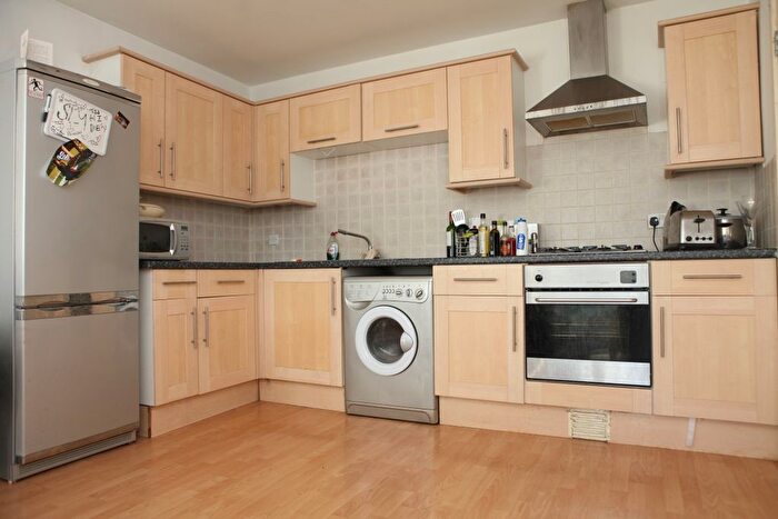 2 Bedroom Flat To Rent In Bn House, Sly Street, Whitechapel, London, E1