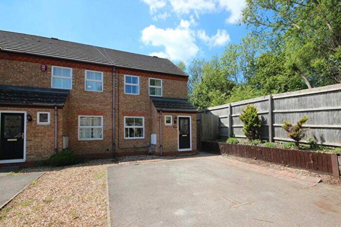 2 Bedroom Terraced House To Rent In Fisher Close, Beds, MK45