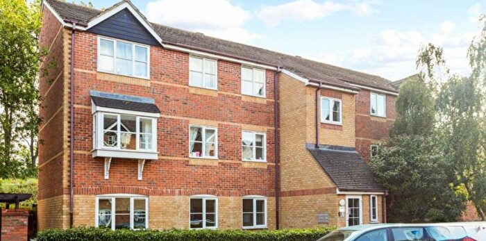 2 Bedroom Flat To Rent In Tolworth, Surbiton, KT5
