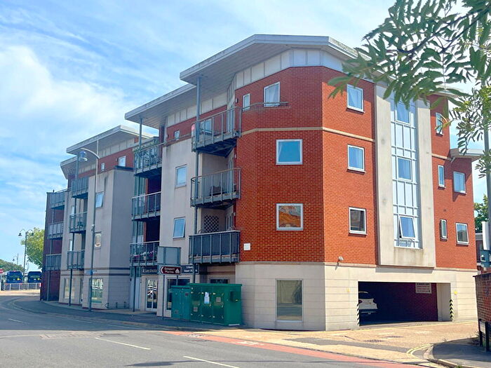 2 Bedroom Flat For Sale In Warrior Court, Mumby Road, Gosport, PO12