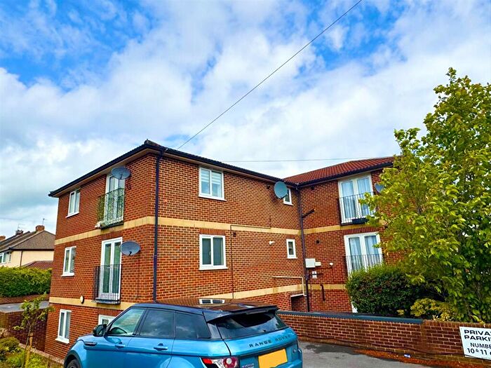 2 Bedroom Flat For Sale In Brook Court, Bishopsworth, BS13
