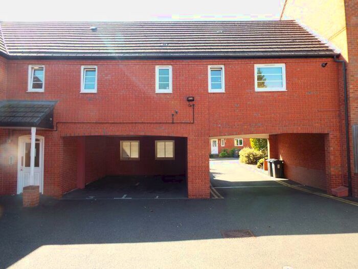 2 Bedroom Flat To Rent In Ten Acre Mews, Stirchley, Birmingham, B30