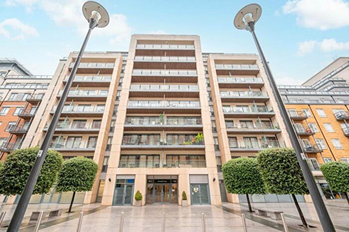 Studio To Rent In Boulevard Drive, Colindale, London, NW9