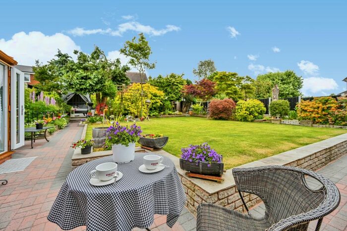 3 Bedroom Bungalow For Sale In Hatherton Road, Cannock, Staffordshire, WS11
