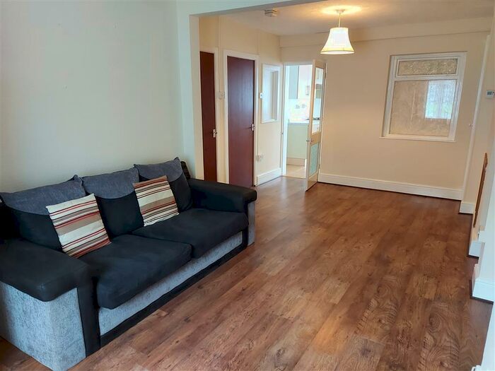 2 Bedroom Property To Rent In Geiriol Road, Townhill, Swansea, SA1