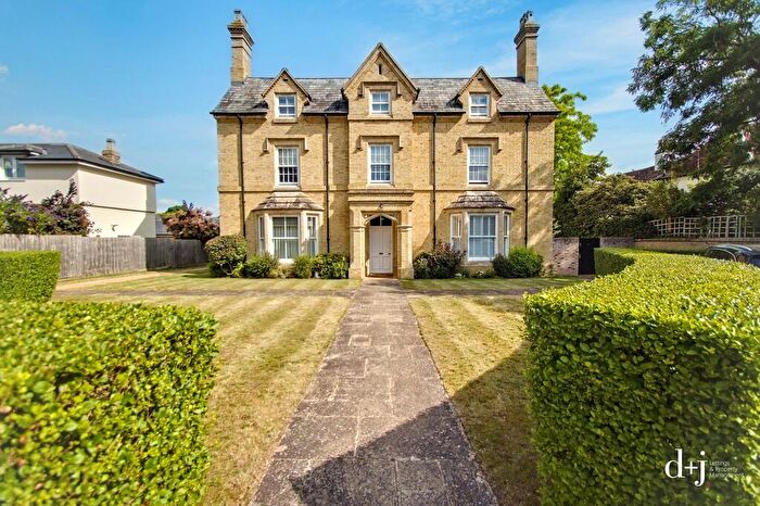 2 Bedroom Apartment To Rent In Silsoe, Bedford, MK45
