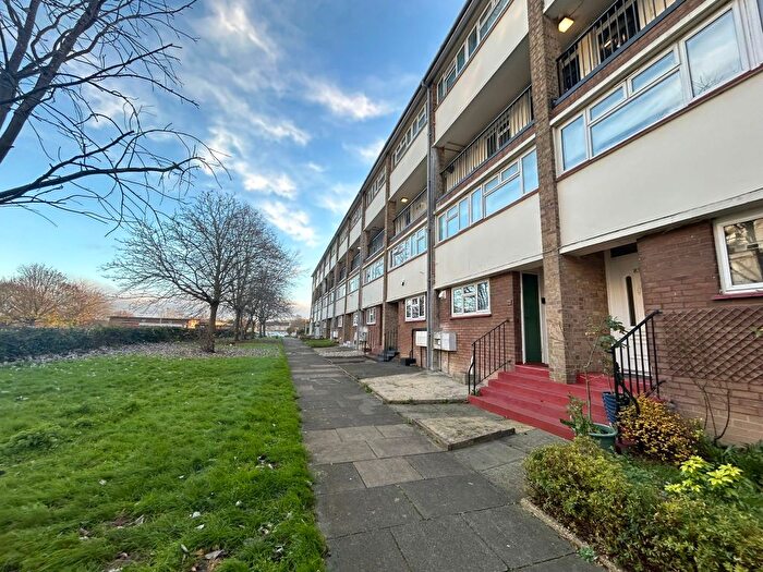 2 Bedroom Maisonette To Rent In Spring Hills, Harlow, CM20