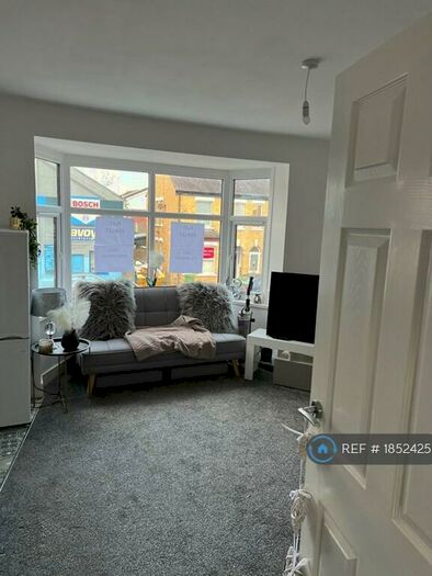 1 Bedroom Flat To Rent In Main Street, Willerby, Hull, HU10