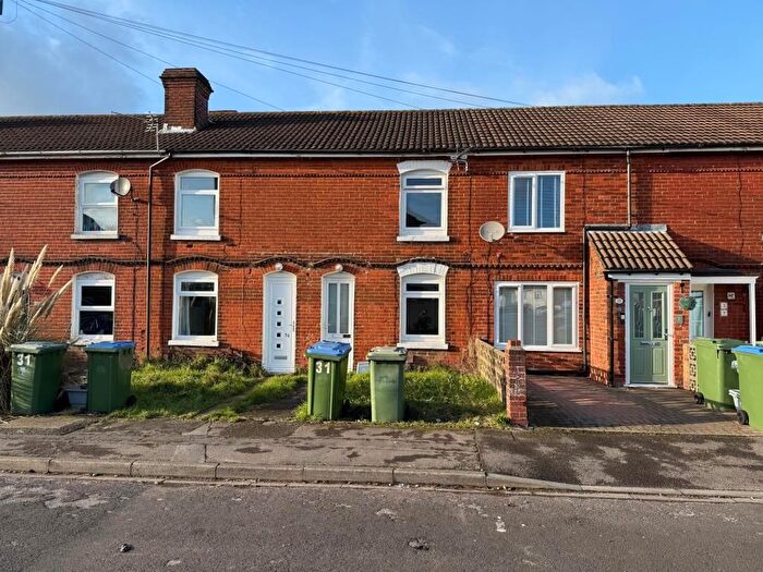 2 Bedroom Terraced House For Sale In Chapel Crescent, Southampton, SO19