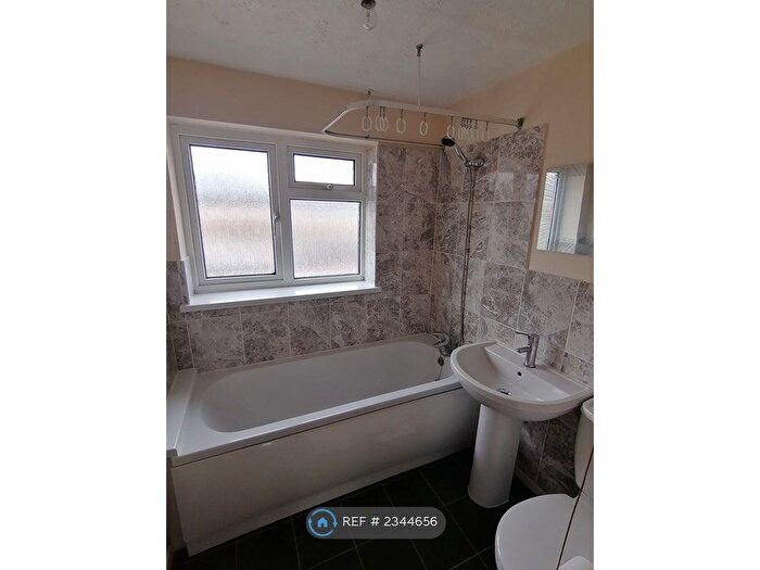 1 Bedroom Flat To Rent In Shergar Close, Gloucester, GL4