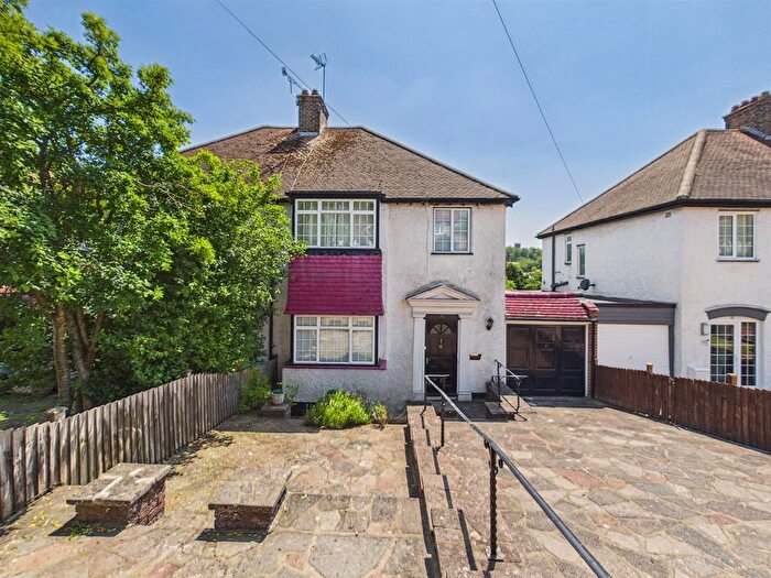 3 Bedroom Semi-Detached House For Sale In St. Andrews Road, Coulsdon, CR5