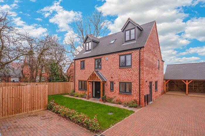 5 Bedroom Detached House For Sale In Spa Farm Court, Bishopton, CV37