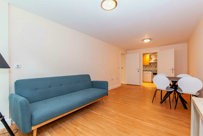 2 Bedroom Ground Flat To Rent In Beech Road, Headington, Oxford, OX3