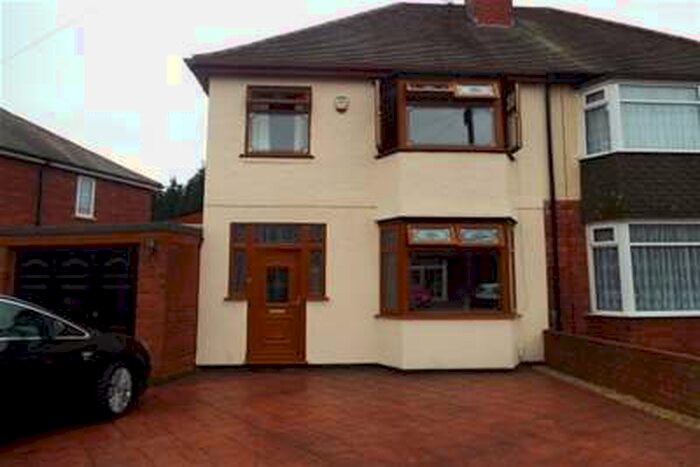 3 Bedroom Semi-Detached House To Rent In Minith Road, Coseley, WV14