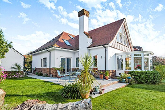 4 Bedroom Detached House To Rent In Tranmere Close, Lymington, SO41