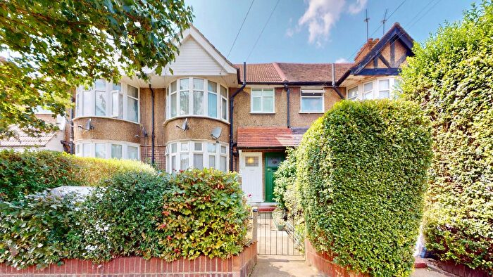 1 Bedroom Flat For Sale In Braemar Avenue, London, NW10