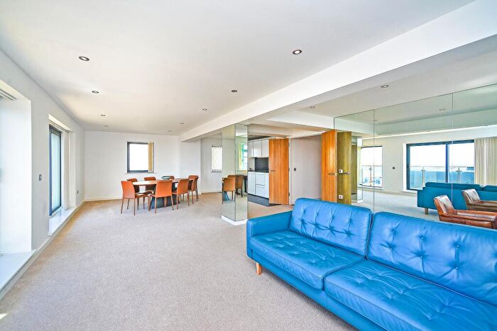 2 Bedroom Flat To Rent In Grand Ocean, Longridge Avenue, BN2