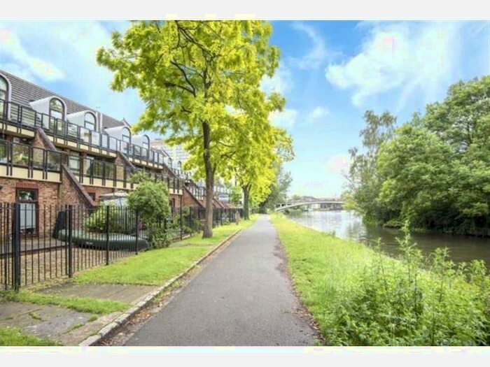 1 Bedroom Flat To Rent In Kingfisher Place, Reading, RG1