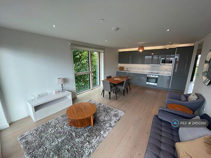 2 Bedroom Flat To Rent In Victory Place, London, SE17