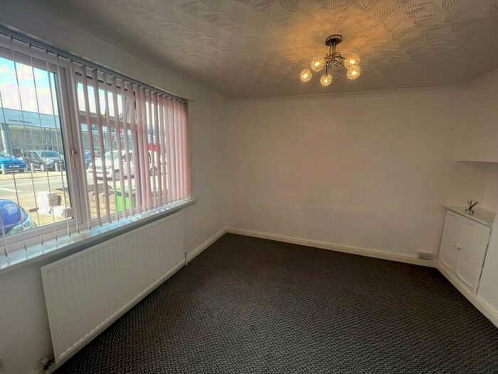 3 Bedroom House To Rent In Sloper Road, Cardiff, CF11