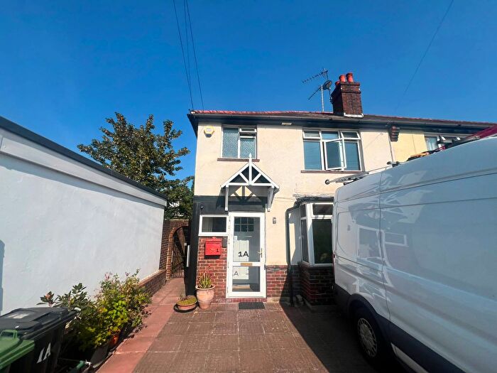 2 Bedroom Maisonette To Rent In Chase End, Epsom, KT19