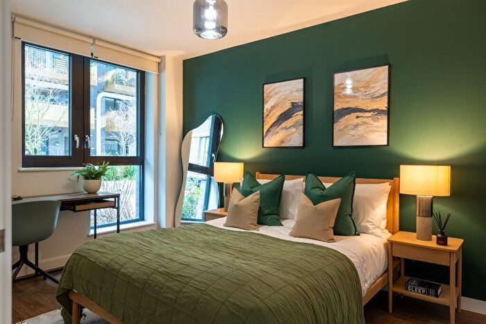 2 Bedroom Flat To Rent In Flat, Vanguard Way London, E17