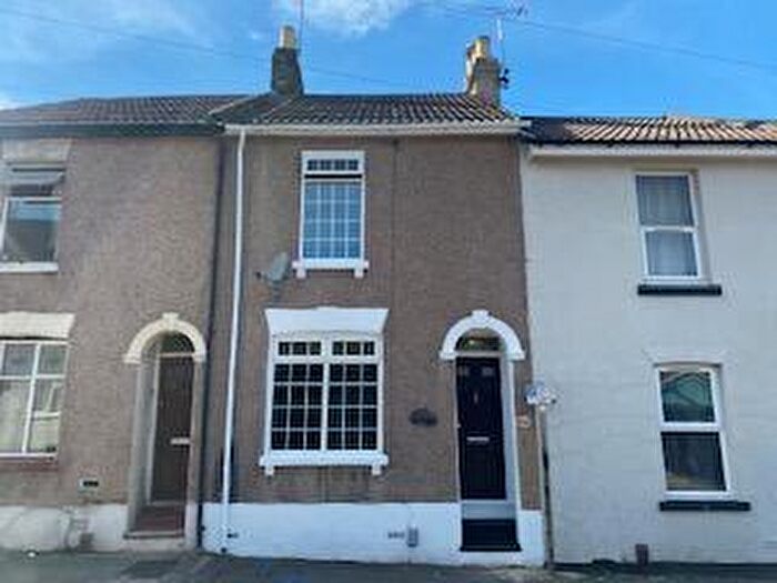 3 Bedroom House To Rent In Dale Street, Chatham, ME4