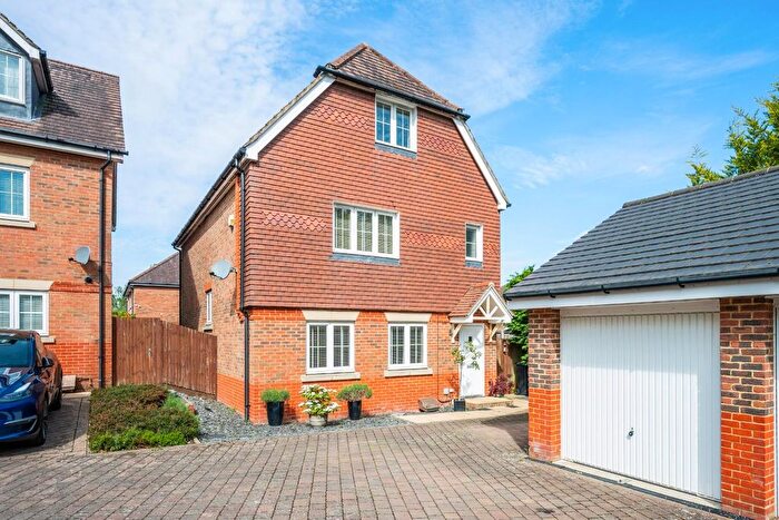 5 Bedroom Detached House For Sale In Ash Close, Banstead, SM7