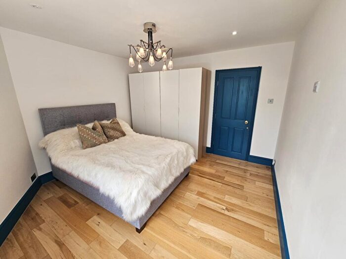 2 Bedroom Flat To Rent In Essex Grove London, SE19