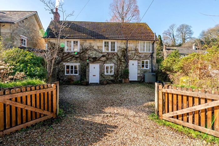 3 Bedroom Detached House For Sale In Fovant, SP3