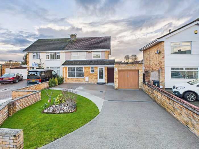 3 Bedroom Semi Detached House For Sale In Suffolk Close, Bridgwater, TA6