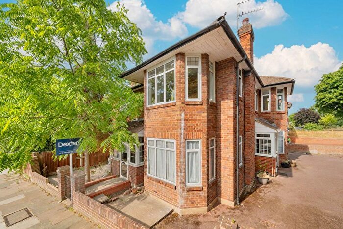4 Bedroom Flat To Rent In Twyford Abbey Road, London, NW10