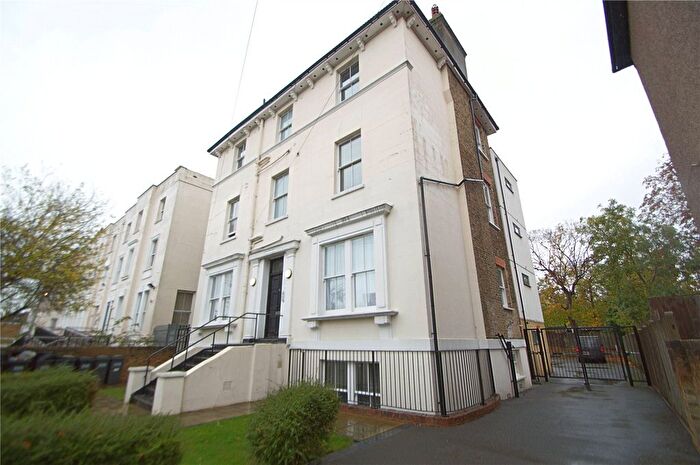 2 Bedroom Flat To Rent In Lennard Road, Croydon, CR0