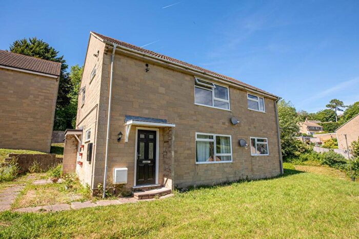 2 Bedroom Maisonette To Rent In Peghouse Rise, Stroud, GL5