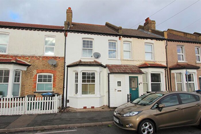 2 Bedroom House For Sale In Acacia Road, Mitcham, CR4