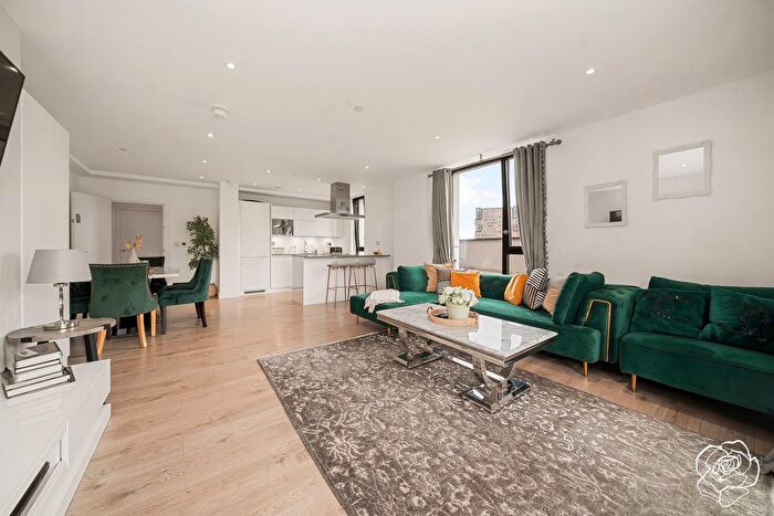 3 Bedroom Flat For Sale In Hawthorn House, Forrester Way, Stratford, E15