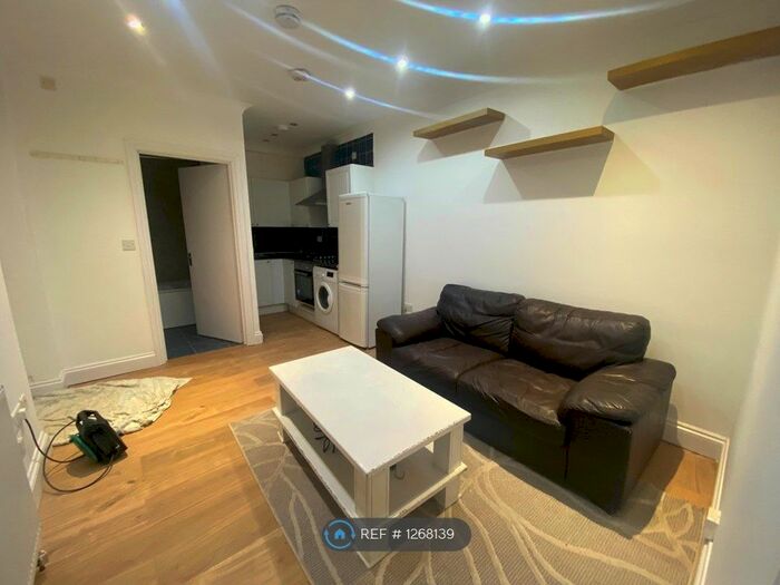 1 Bedroom Flat To Rent In Lancaster Road, Uxbridge UB8