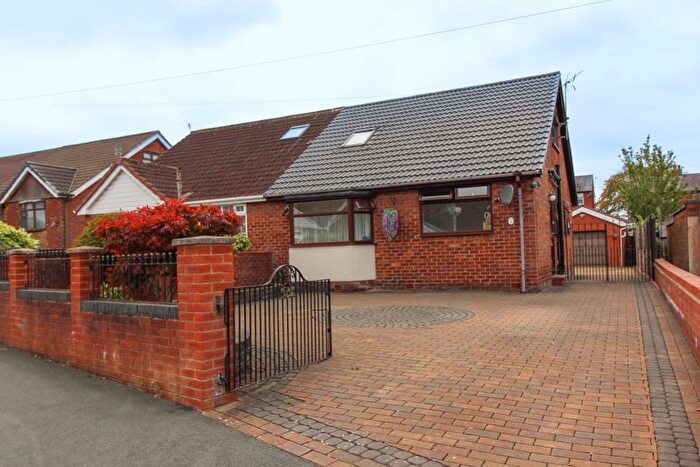 3 Bedroom Semi-detached House For Sale In Rugby Drive, Orrell, Wigan, WN5