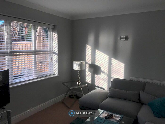 4 Bedroom Terraced House To Rent In Redgrave Place, Marlow, SL7