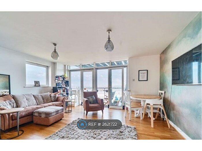 2 Bedroom Flat To Rent In Inverness Mews, London, E16