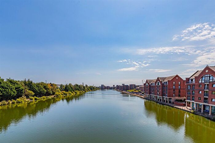 2 Bedroom Flat For Sale In Atlantic Wharf, Cardiff Bay, Cardiff, CF10