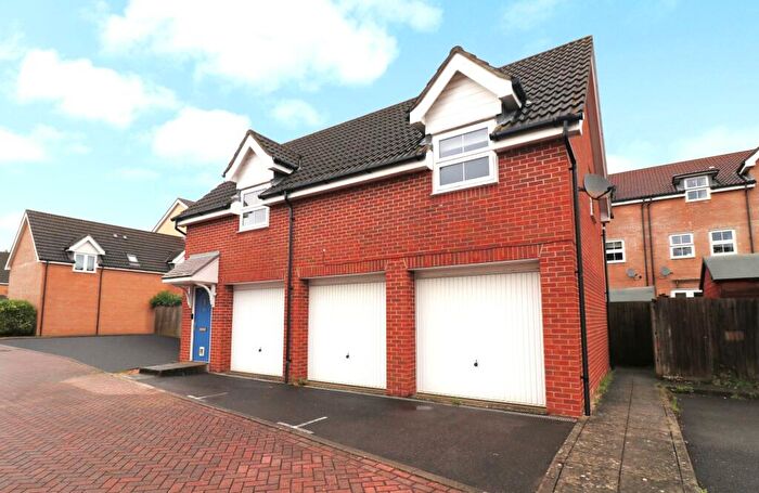 2 Bedroom Coach House For Sale In Payne's Place, Hedge End, SO30