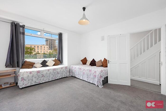 3 Bedroom Terraced House For Sale In Ruckholt Close, Leyton, E10