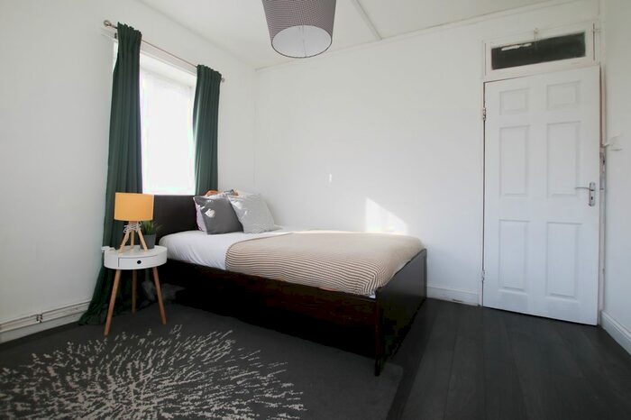 4 Bedroom Terraced House To Rent In Cornwall Street, London, E1