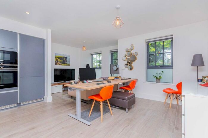 1 Bedroom Flat To Rent In Wolverton Gardens, London, W6