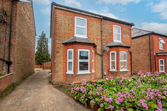 2 Bedroom Semi Detached House To Rent In Worplesdon Road, Guildford, GU2