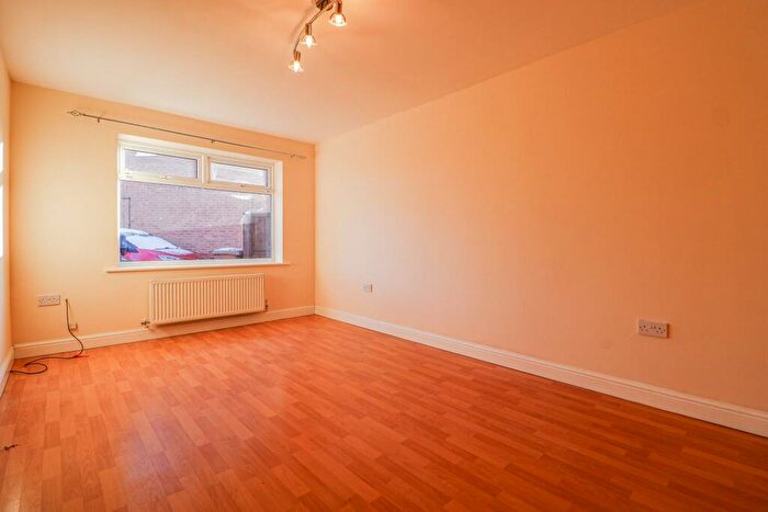 5 Bedroom Semi-Detached House To Rent In Rutland Close, Sandbach, CW11