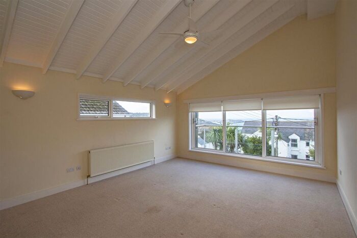 2 Bedroom Flat To Rent In Headland Road, Carbis Bay, St. Ives, TR26