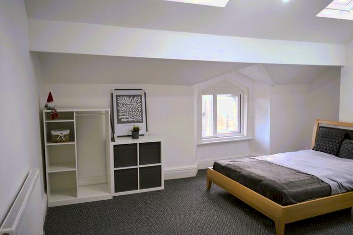 1 Bedroom Terraced House To Rent In Park Road, Bolton, BL1